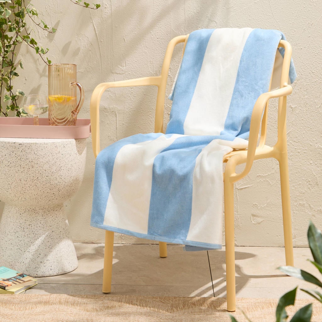 BEACHWAVE strandlaken Bold Stripe - lichtblauw (velours) (180x100 cm)