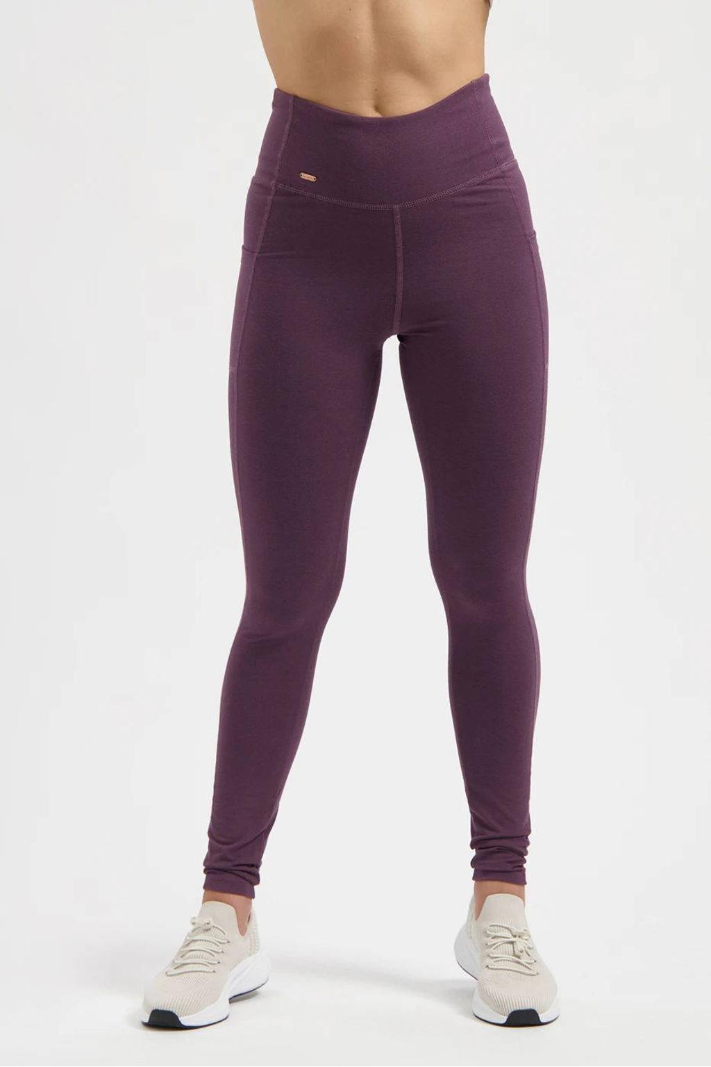 Donkerpaarse dames Urban Goddess yoga legging Tara van bamboe met slim fit