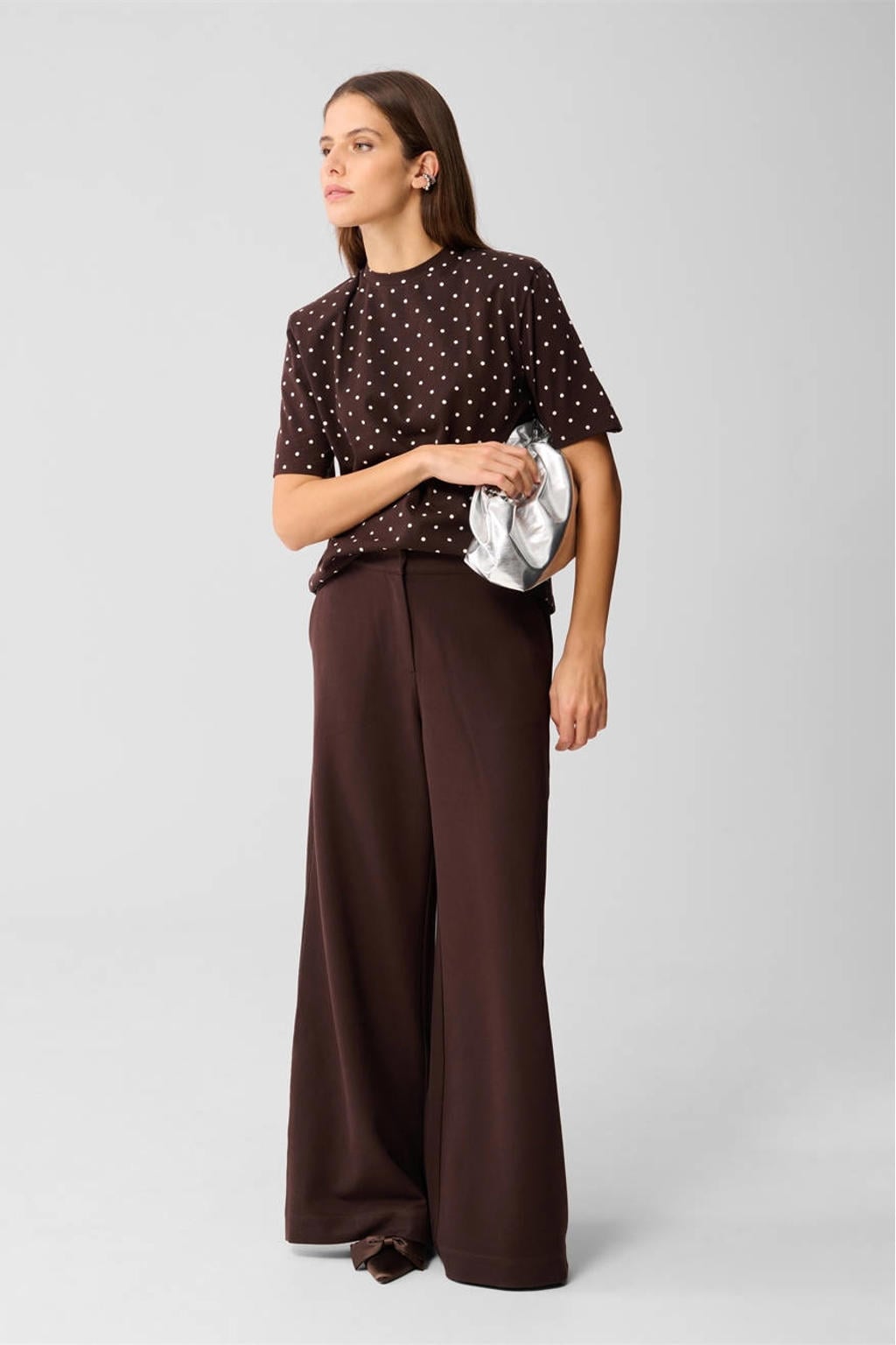 Donkerblauwe dames Shoeby relaxed fit T-shirt van katoen met stippenprint, korte mouwen, ronde hals en schoudervulling