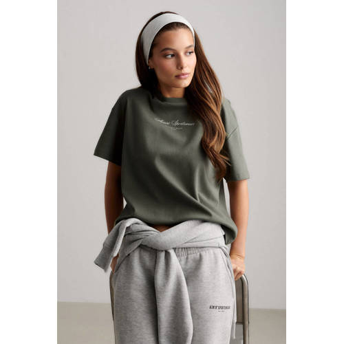 Aim'n sportshirt Script Boxy grijsgroen afbeelding