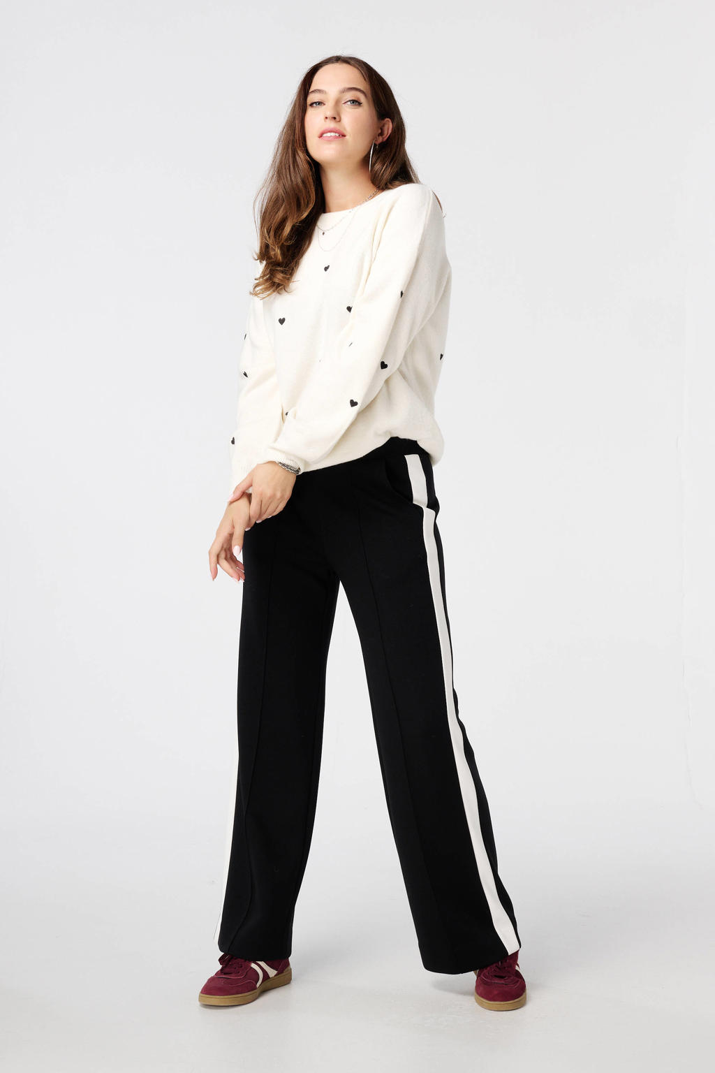 Witte dames MS Mode gebreide trui van polyester met hartjesprint, lange mouwen en klassieke kraag