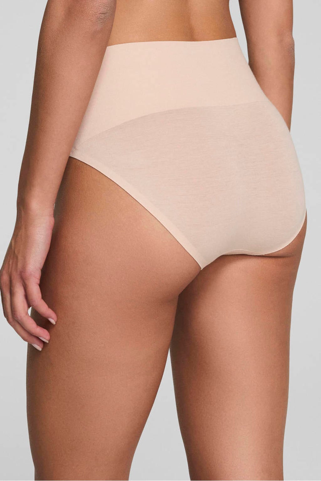 SPANX Undie-tectable licht corrigerende slip Supima Cotton lichtbeige