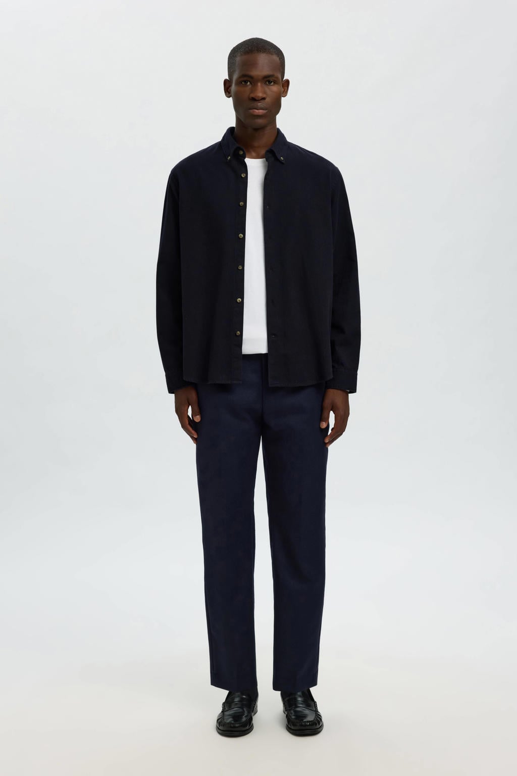 Donkerblauwe heren Selected regular casual overhemd van katoen met effen, lange mouwen, button down sluiting en knoopsluiting