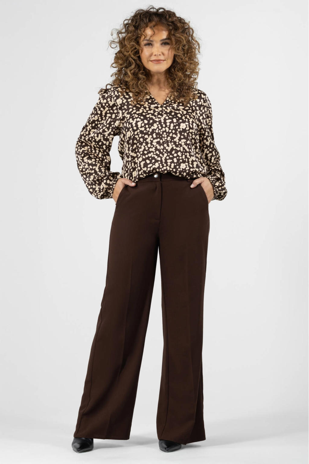 Bruin en ecru dames LabeL DOT top van viscose met lange mouwen en V-hals