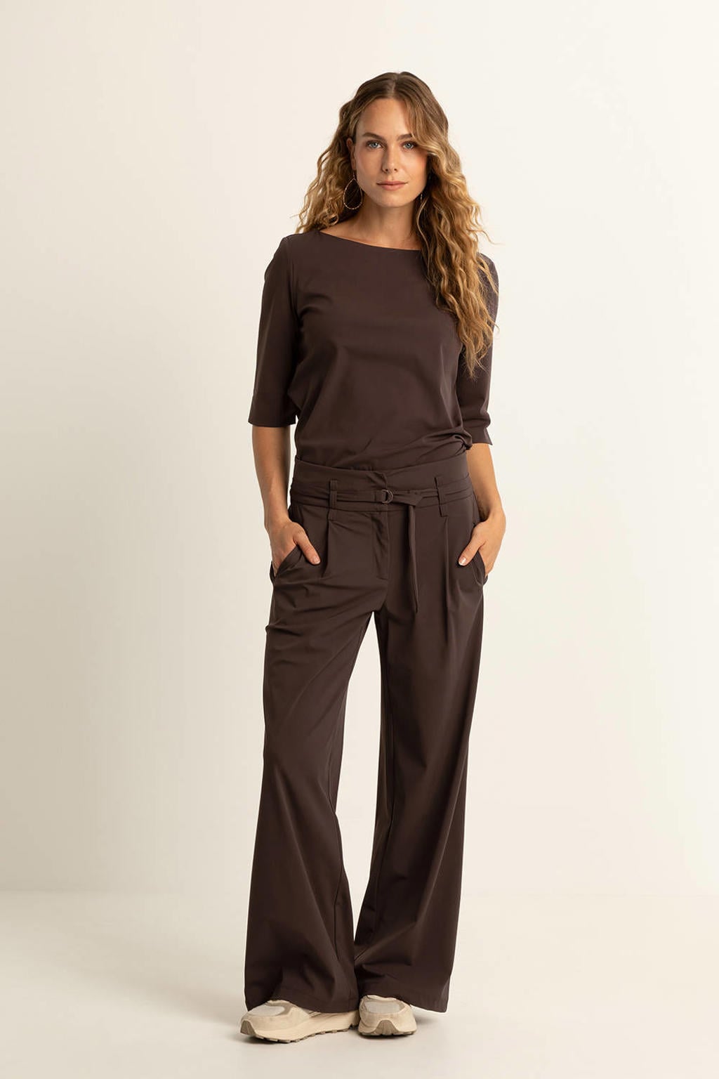 Expresso travelstof travelstof straight high waist broek donkerbruin