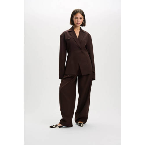 Refined Department barrel low waist pantalon donkerbruin afbeelding