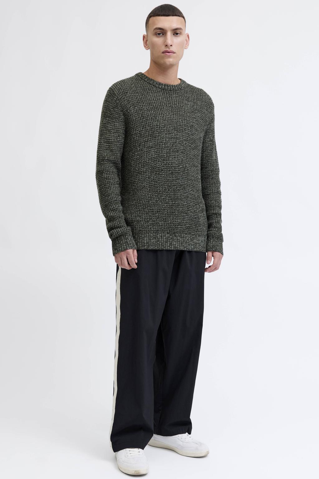 Groene heren JACK & JONES trui grof gebreid van acryl met melée print en lange mouwen