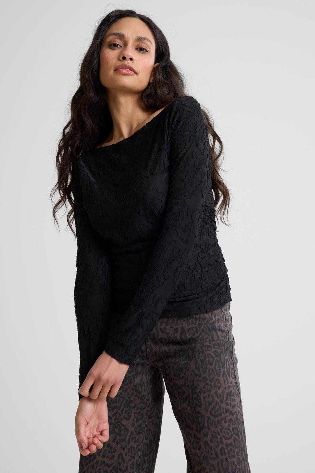 Zwarte dames Ruby semi-transparante top van polyester met effen, lange mouwen en boothals