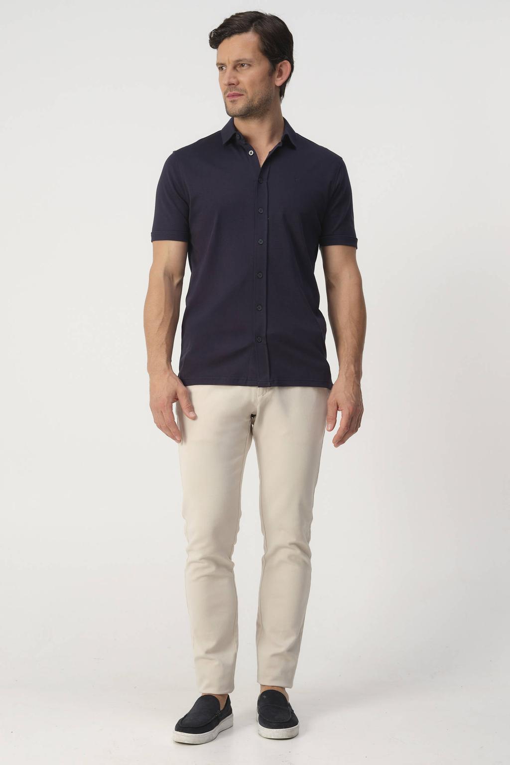 Donkerblauwe heren Campbell regular casual overhemd van katoen met effen, korte mouwen, polo kraag, knoopsluiting en pique