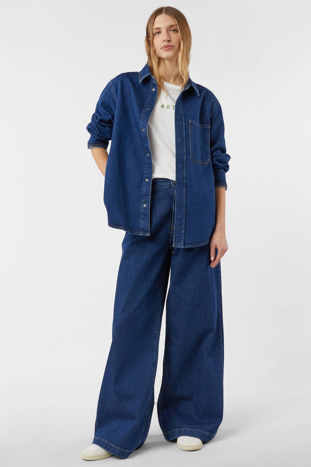 Medium blue denim dames comma casual identity blouse met effen, lange mouwen, klassieke kraag en knoopsluiting