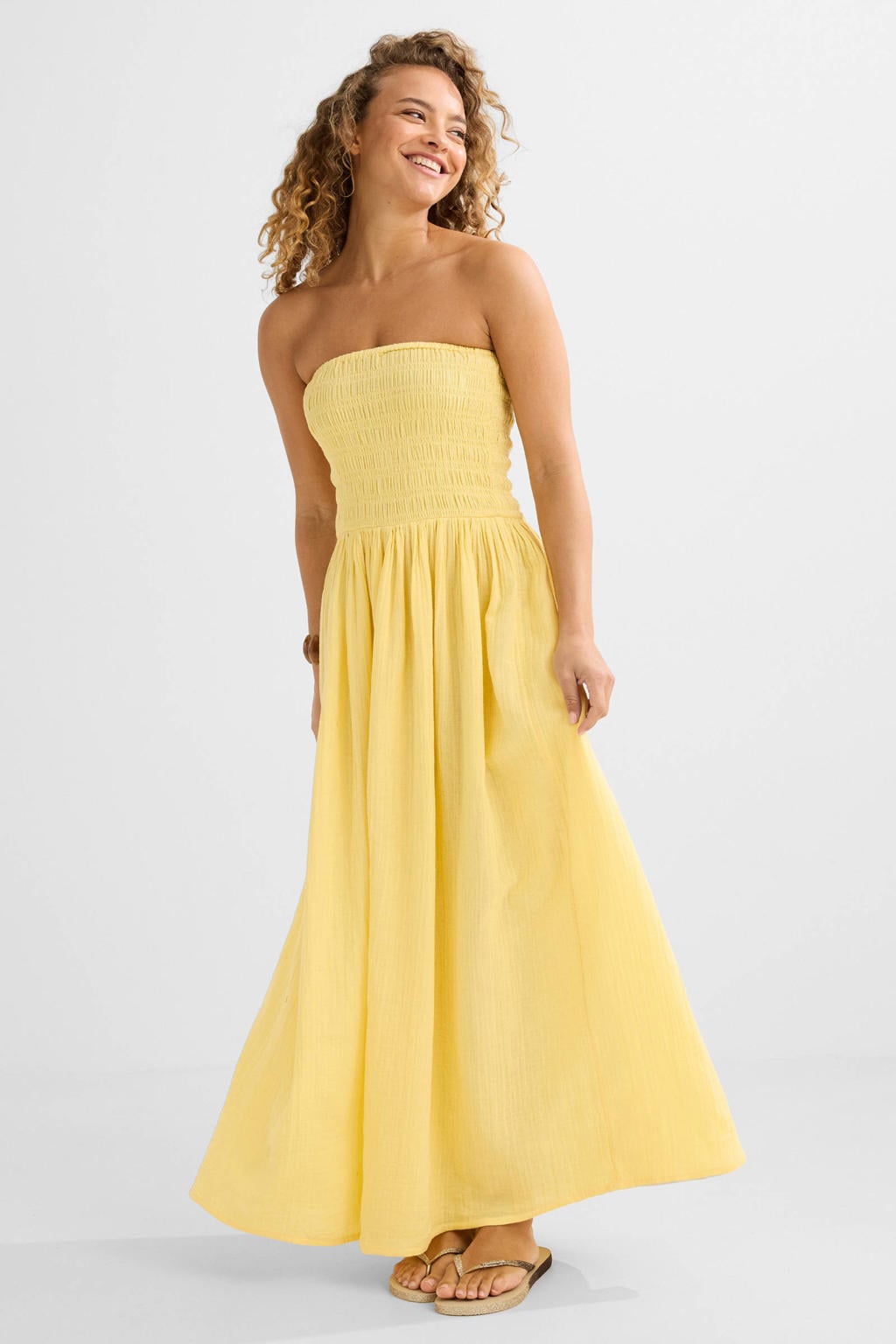 BEACHWAVE strapless mousseline strandjurk lichtgeel
