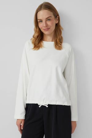 sweater wit