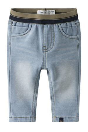 slim fit jeans