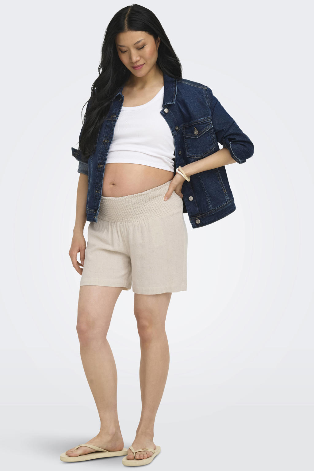 Ecru dames ONLY MATERNITY regular high waist zwangerschaps casual short van modal met elastische tailleband en effen
