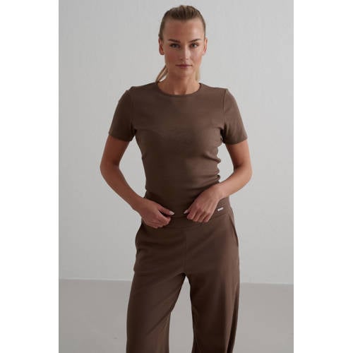 Aim'n sport T-shirt Ease Ribbed bruin afbeelding