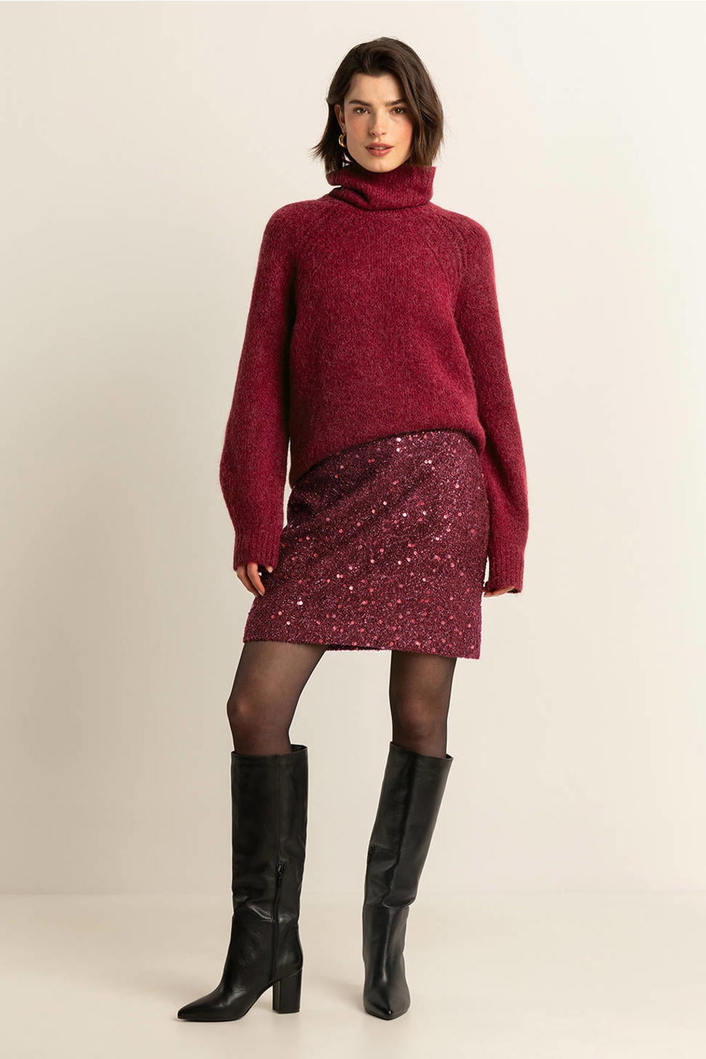 Donkerrode dames Expresso mini rok met pailletten voorzien van
