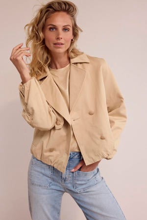 trenchcoat beige