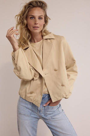 trenchcoat beige
