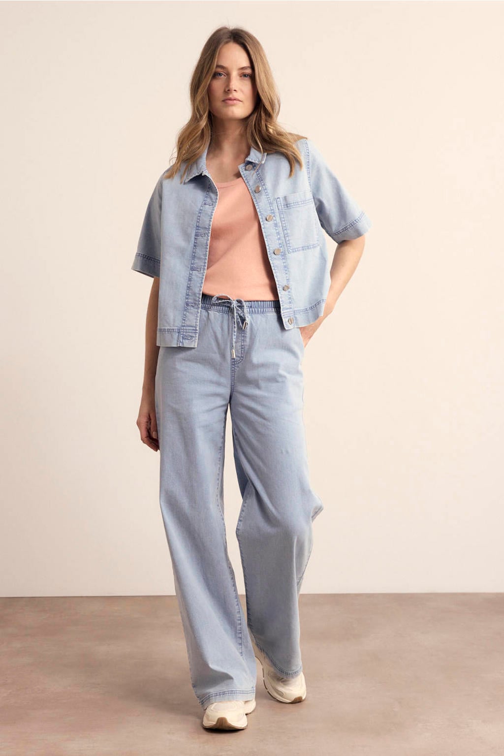 Blauwe dames Tramontana blouse van denim met effen, korte mouwen, klassieke kraag en knoopsluiting