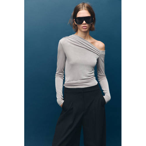 Mango one shoulder top grijs met glitter afbeelding