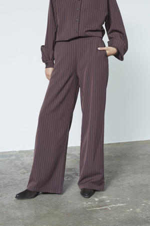 wide leg regular waist pantalon met krijtstreep bruin