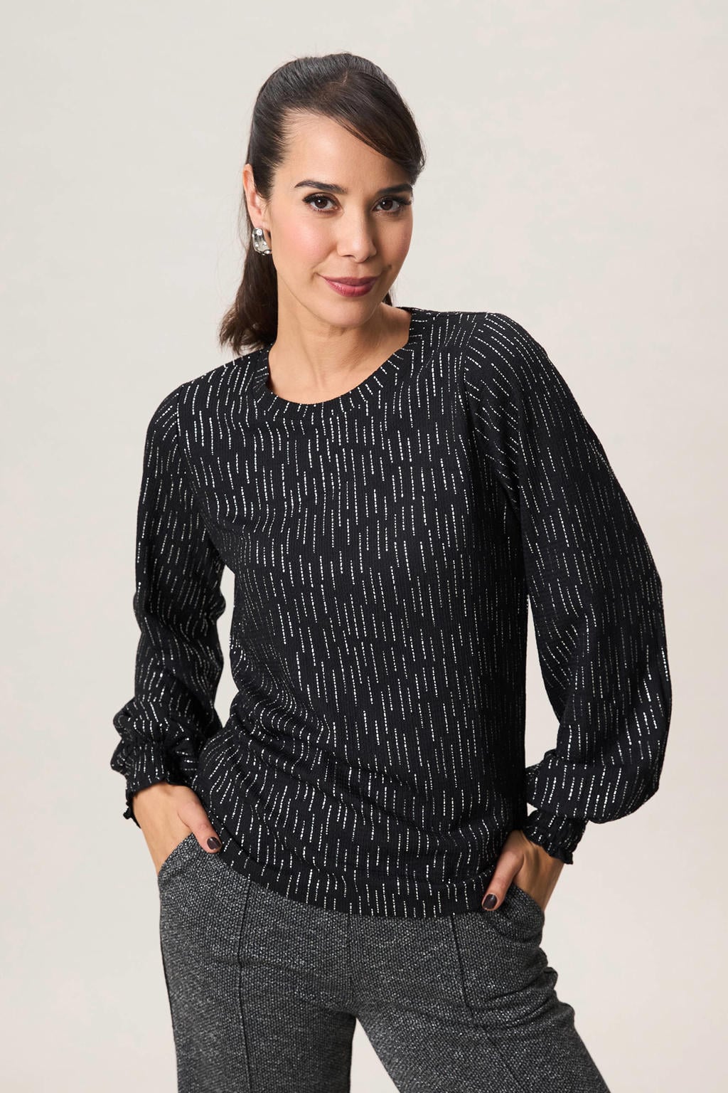 Zwarte dames Miss Etam top silver van polyester met lange mouwen, ronde hals en smockwerk
