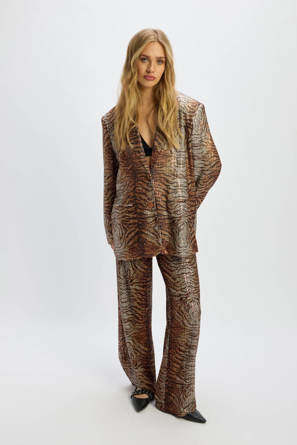 Bruin en beige dames Refined Department X Vedder & Vedder oversized blazer van polyester met dierenprint, lange mouwen, reverskraag, knoopsluiting en pailletten