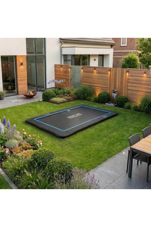 trampoline 300x230 cm