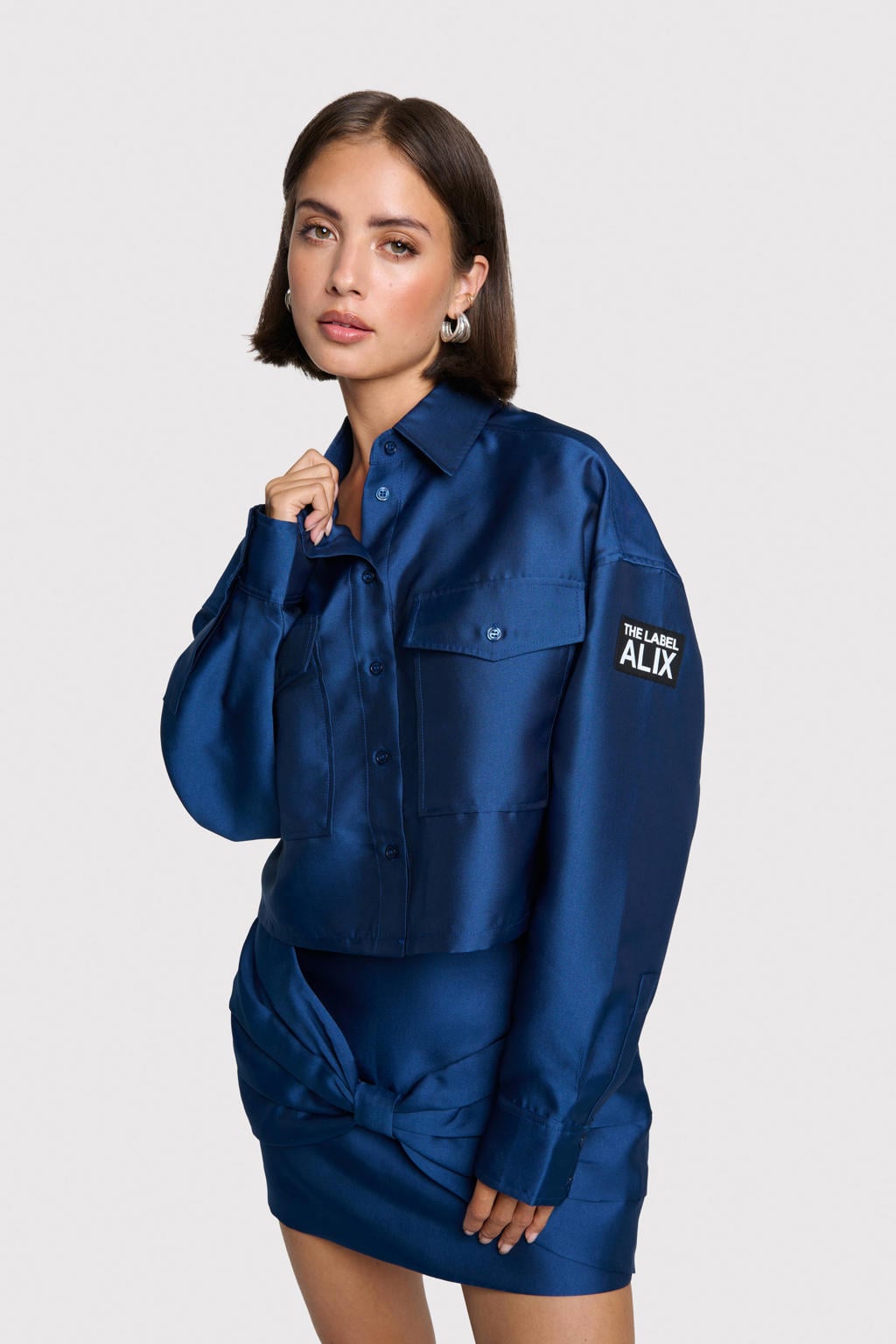 Blauwe dames Alix the Label blouse met effen, lange mouwen, klassieke kraag, knoopsluiting en borduursels