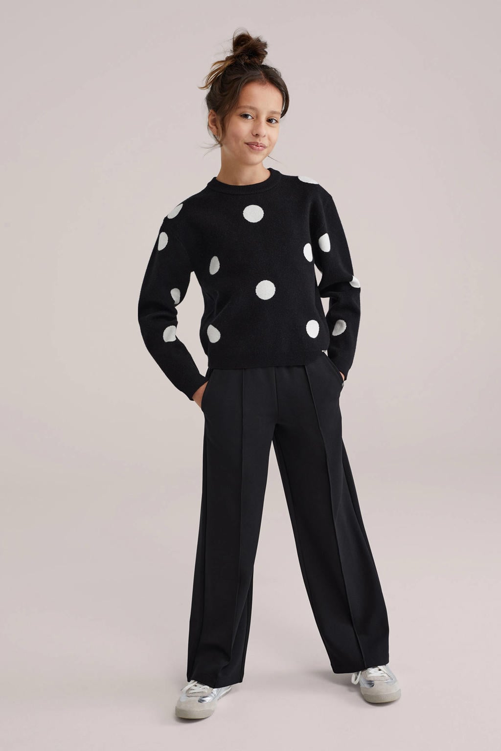 Zwarte meisjes WE Fashion loose casual broek van polyester met elastische tailleband en effen