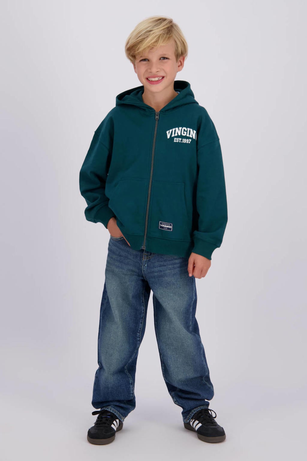 Dark blue denim jongens Vingino barrel jeans dark blue van denim met rits- en knoopsluiting en effen