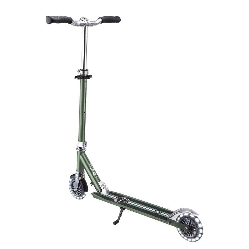 Globber Flow Element Lights Chrome Olive vouwstep