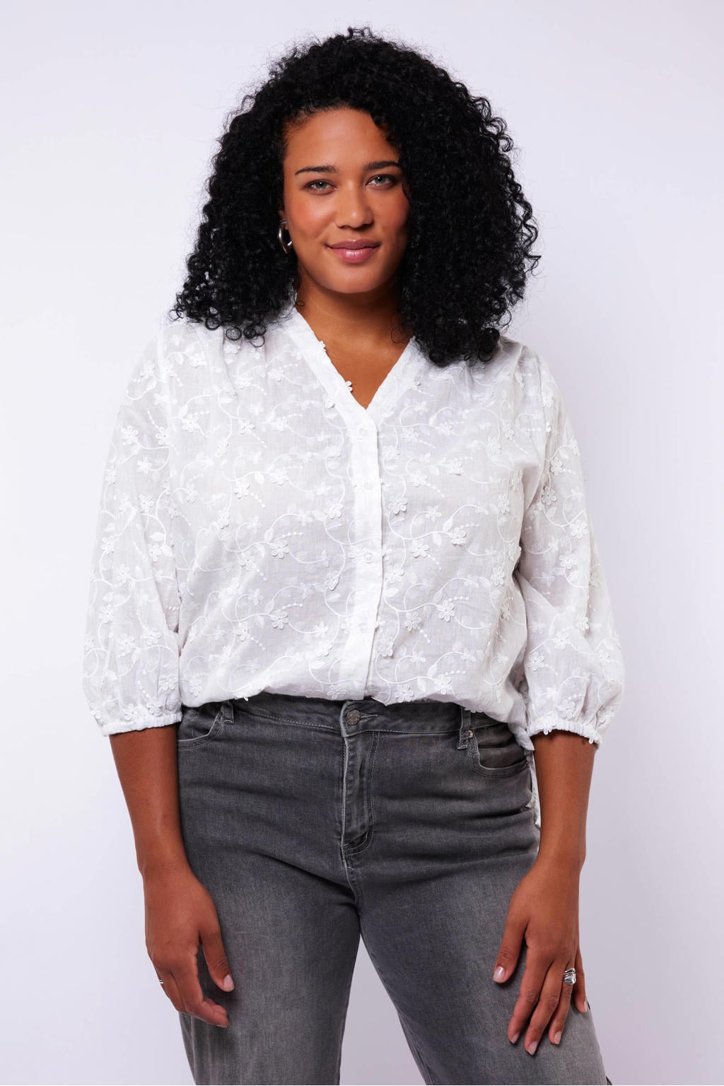 Ecru dames Exxcellent blouse van katoen met driekwart mouwen, V-hals, knoopsluiting en borduursels