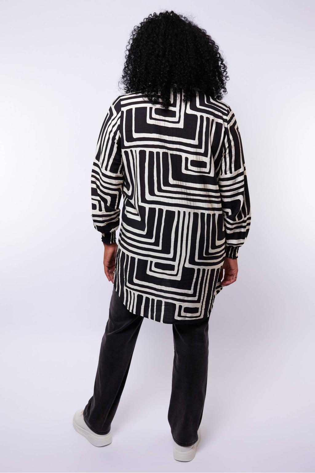 Zwart en ecru dames Exxcellent tuniek van viscose met grafische print, lange mouwen, klassieke kraag en knoopsluiting