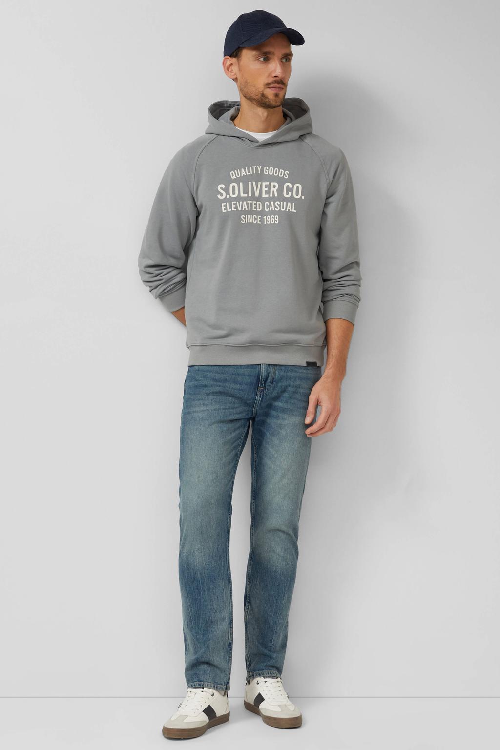 Lichtgrijze heren s.Oliver hoodie van sweat materiaal met printopdruk, lange mouwen en capuchon