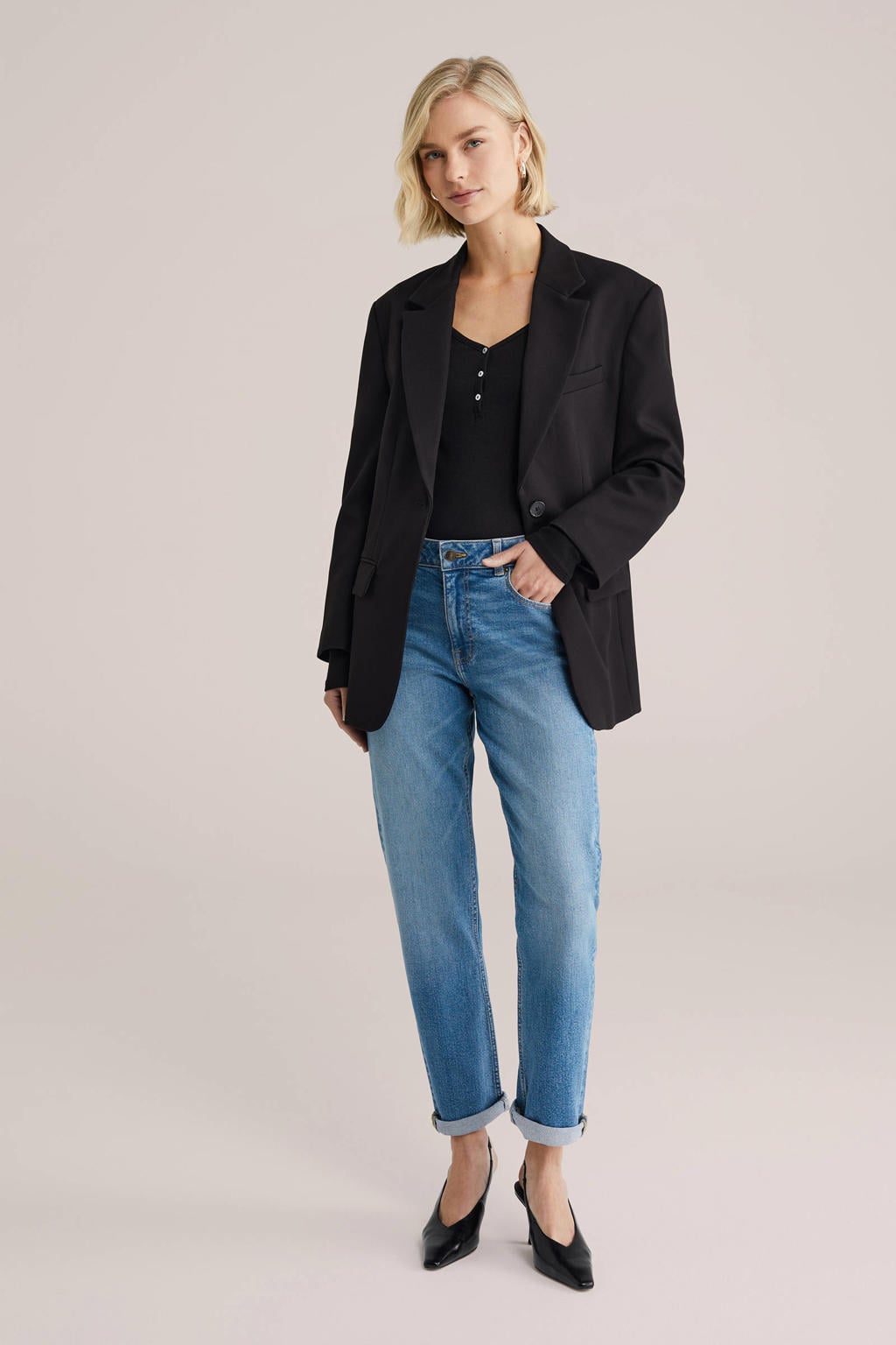 Medium blue denim dames WE Fashion Blue Ridge boyfriend jeans van denim met regular waist, rits- en knoopsluiting en effen
