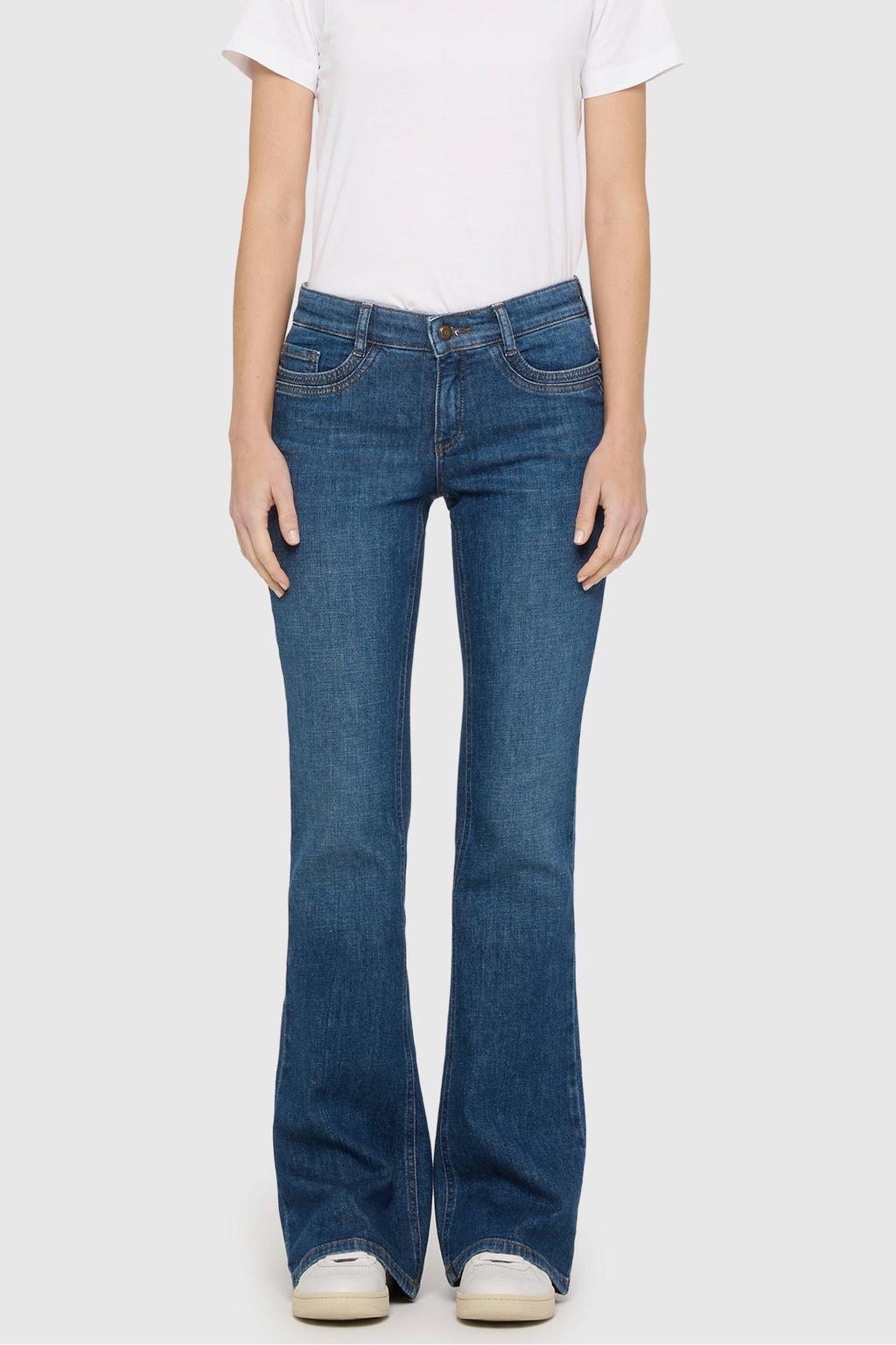 Medium blue denim dames MAC flared jeans van denim met regular waist, rits- en knoopsluiting en effen