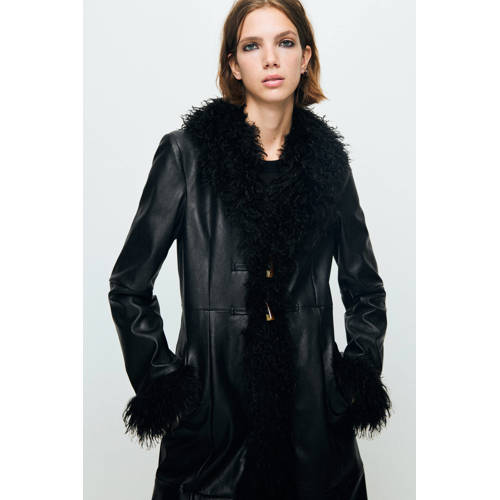 Mango imitatieleren faux fur jas zwart afbeelding