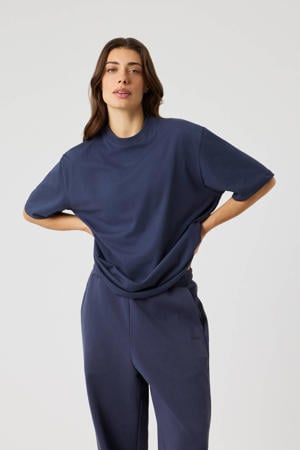 T-shirt paars