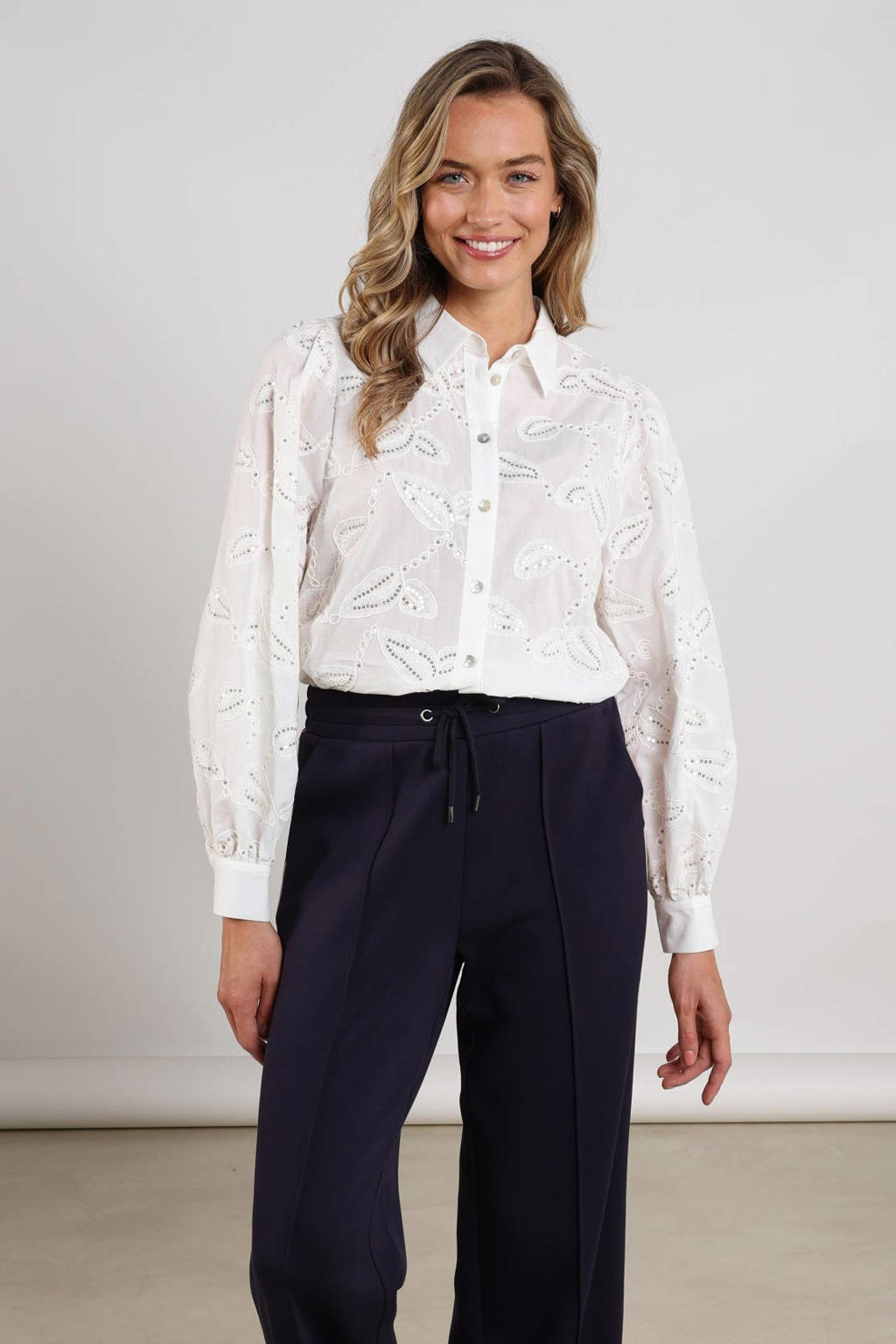 NUKUS blouse ecru met pailletten