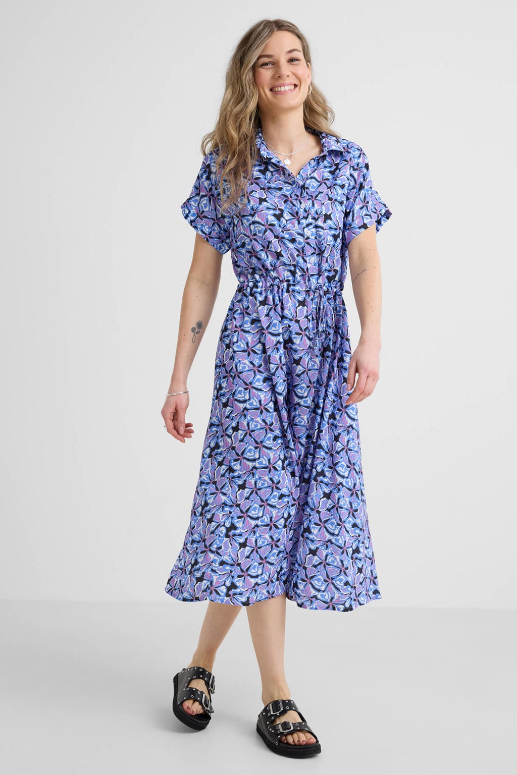 Blauwe dames Anytime midi jurk van viscose met bloemenprint, korte mouwen, klassieke kraag, knoopsluiting en tunnelkoord