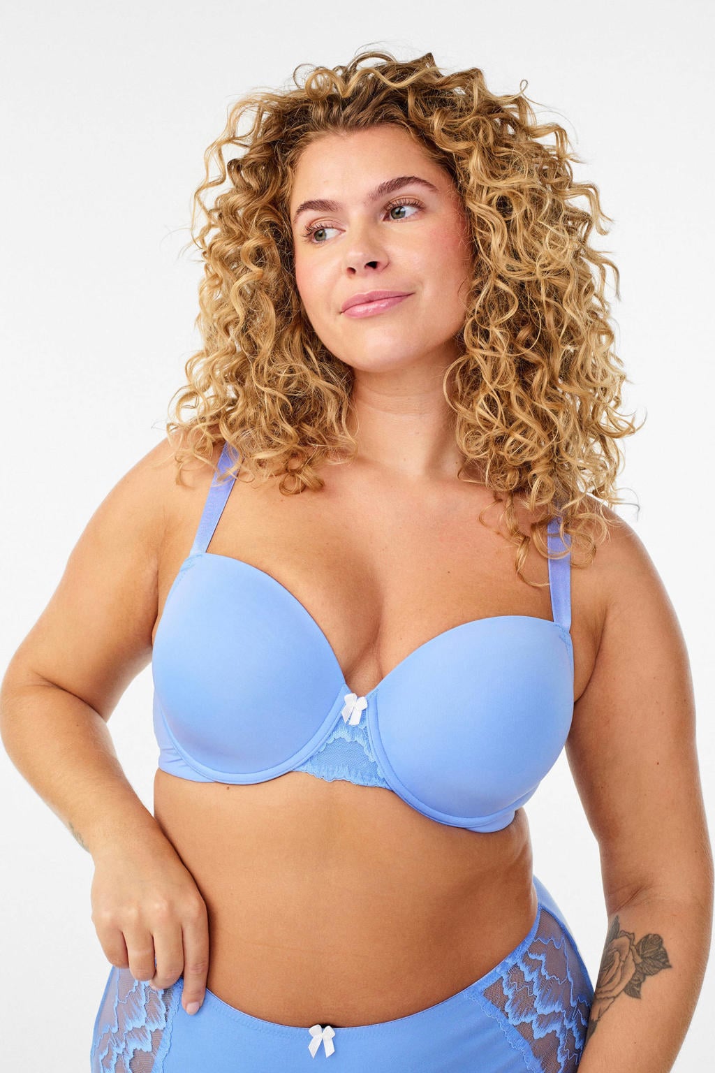 Zizzi voorgevormde T-shirt-bh met beugel LOVA lichtblauw