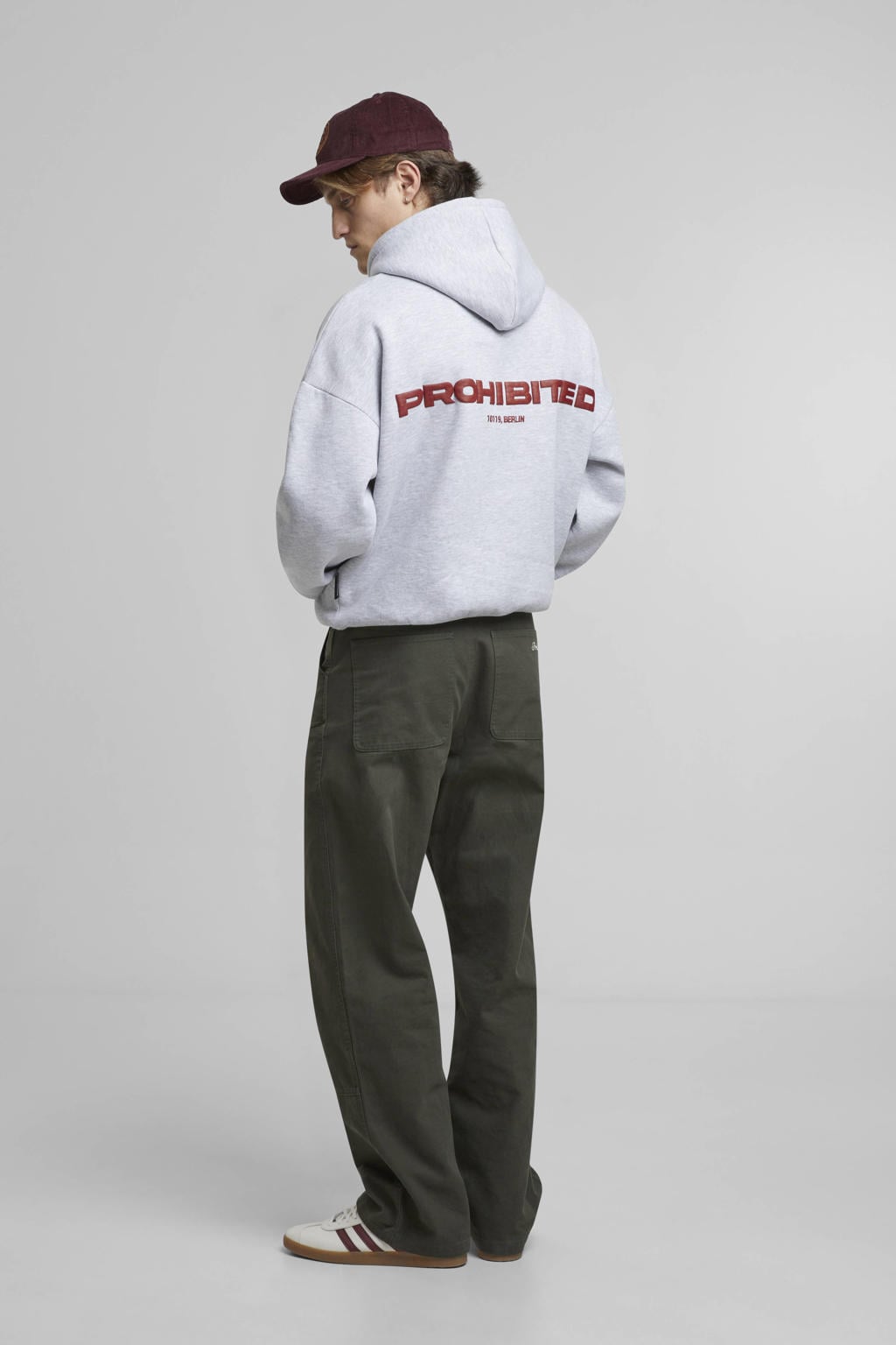 Prohibited hoodie met backprint grijs