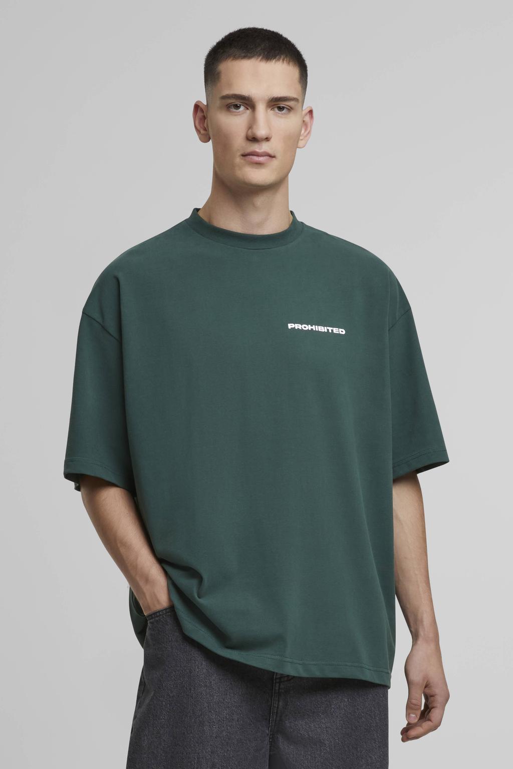 Groene heren Prohibited oversized T-shirt van katoen met backprint, korte mouwen en ronde hals