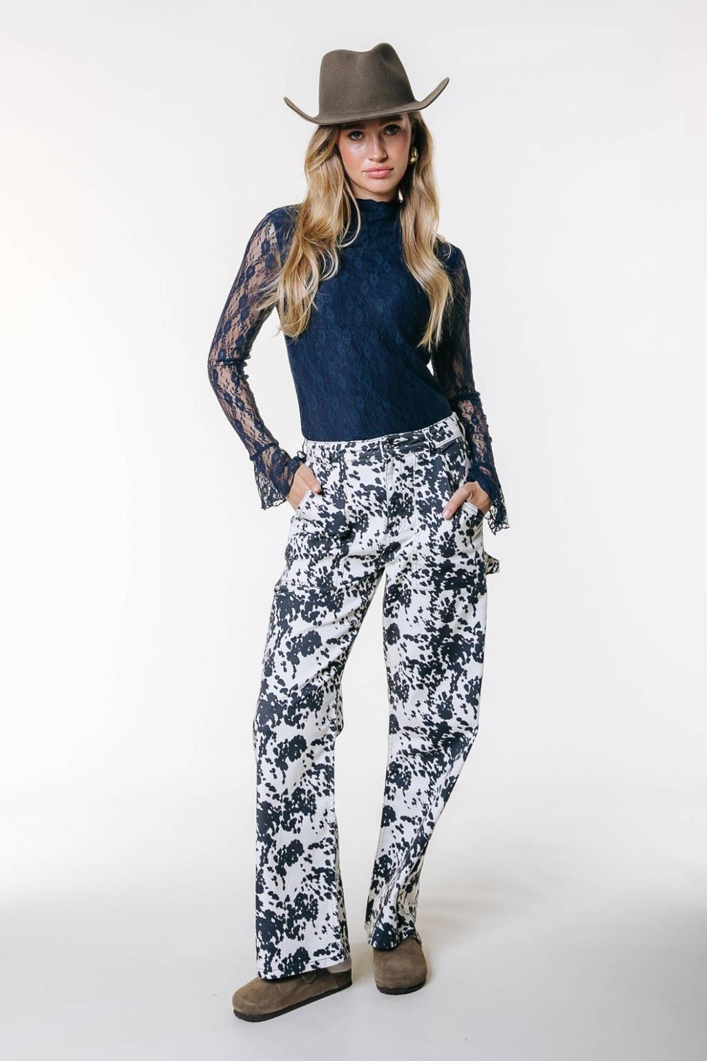 Wit en zwarte dames Colourful Rebel cargo jeans van denim met regular waist, rits- en knoopsluiting en dierenprint