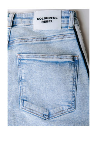straight fit