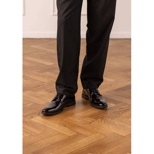 Manfield lakleren veterschoenen zwart