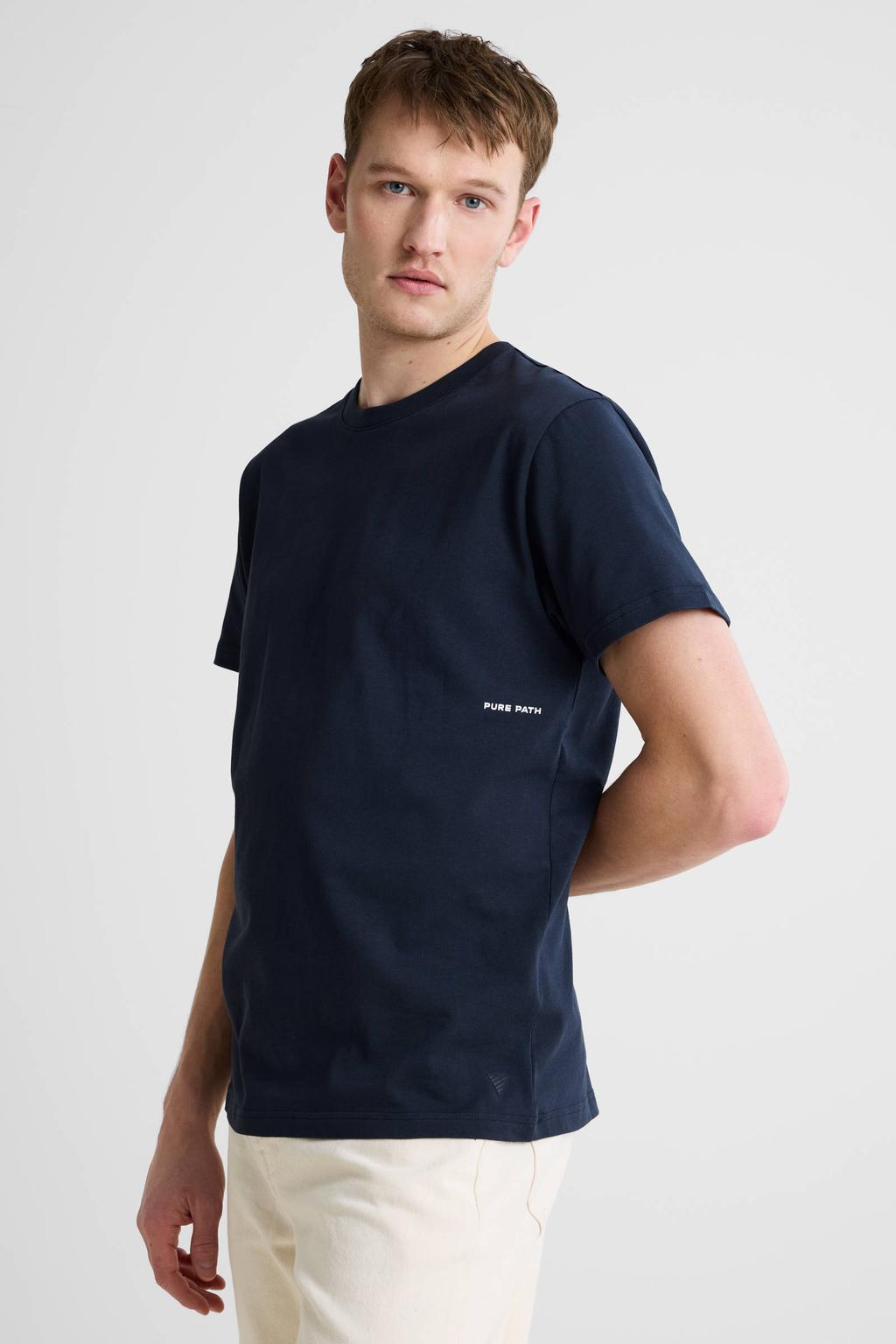 Donkerblauwe heren Pure Path regular T-shirt van katoen met backprint, korte mouwen en ronde hals