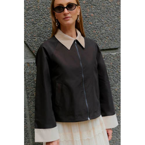 VERO MODA x Noor de Groot jasje donkerbruin afbeelding