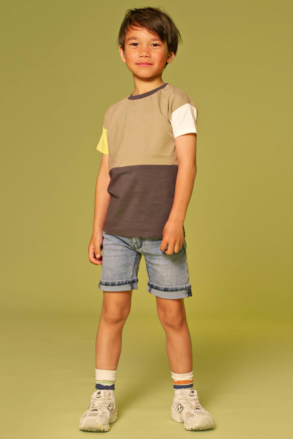 Zand, bruin en multikleurige jongens Stains&Stories T-shirt van katoen met meerkleurige print, korte mouwen en ronde hals
